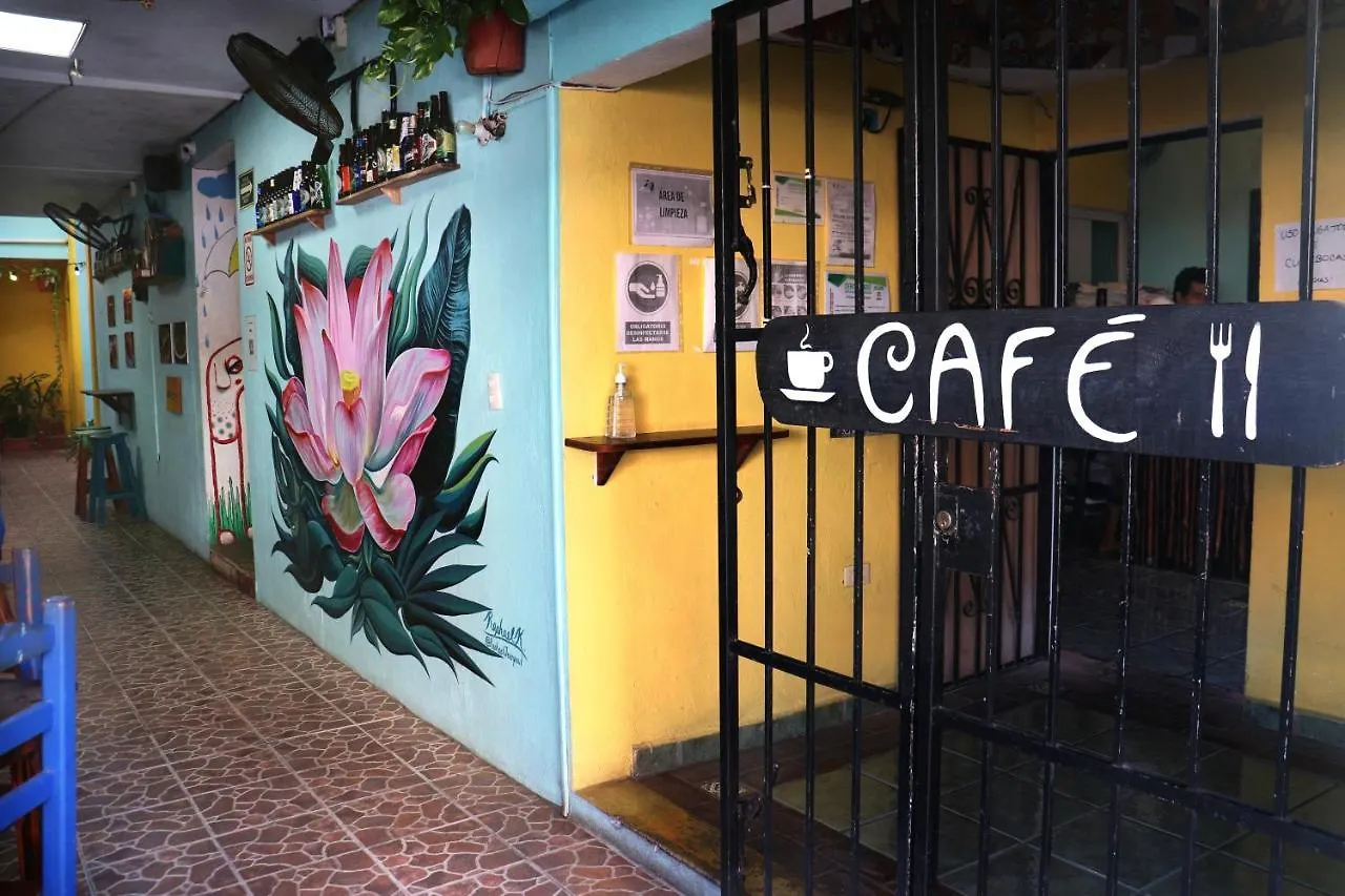 Tres Mundos Hostel Playa del Carmen 0*,  Mexico